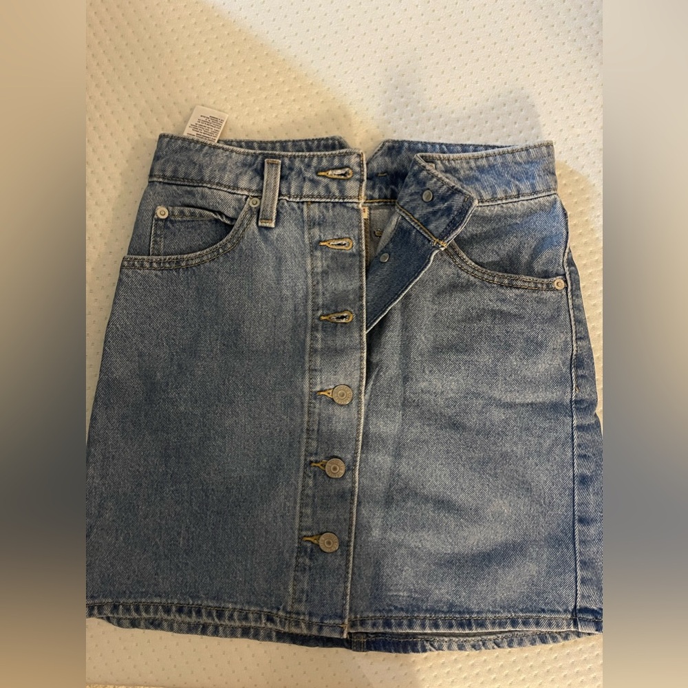 Levi’s Jean Mini Skirt